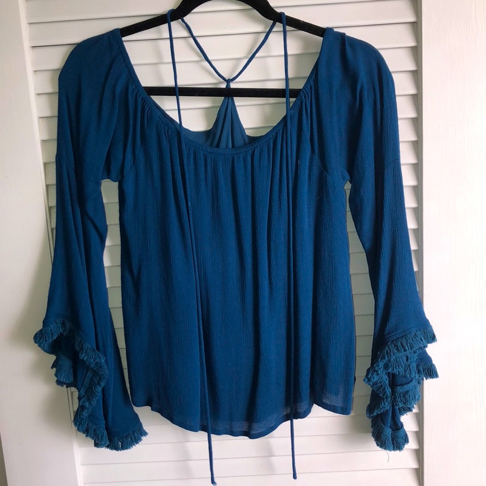 🤩🦋Gorgeous blue long sleeve🦋🤩
